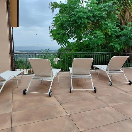 ベッド・アンド・ブレックファスト Bellavista Versilia